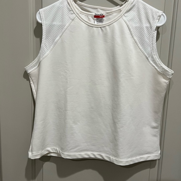 4 piece Danskin Now athletic set - Picture 5 of 7